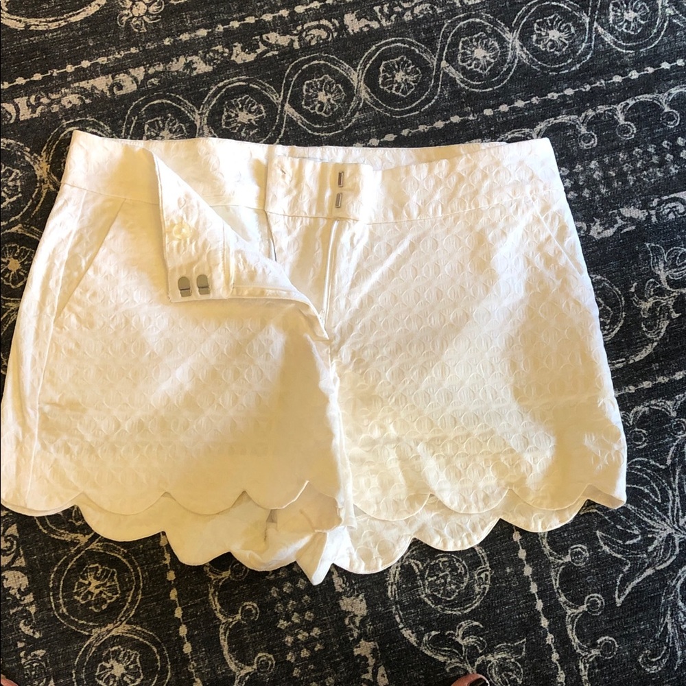 Crown & Ivy White Scalloped High Waist Shorts